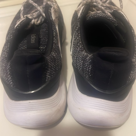 Adidas - Picture 4 of 5